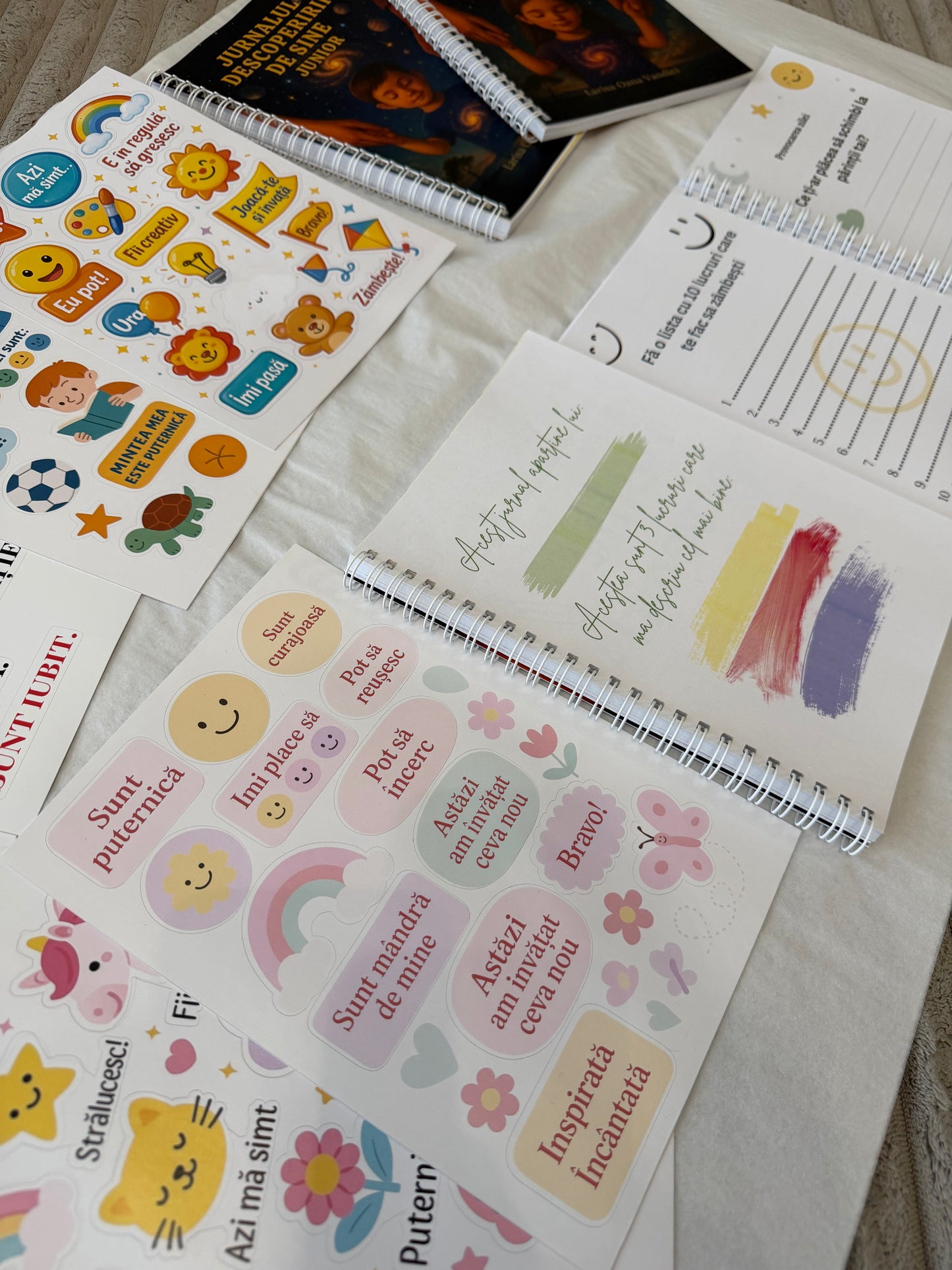 Set pentru Copii – Jurnal de Recunoștință și Dezvoltare Emoțională + Stickere Motivaționale